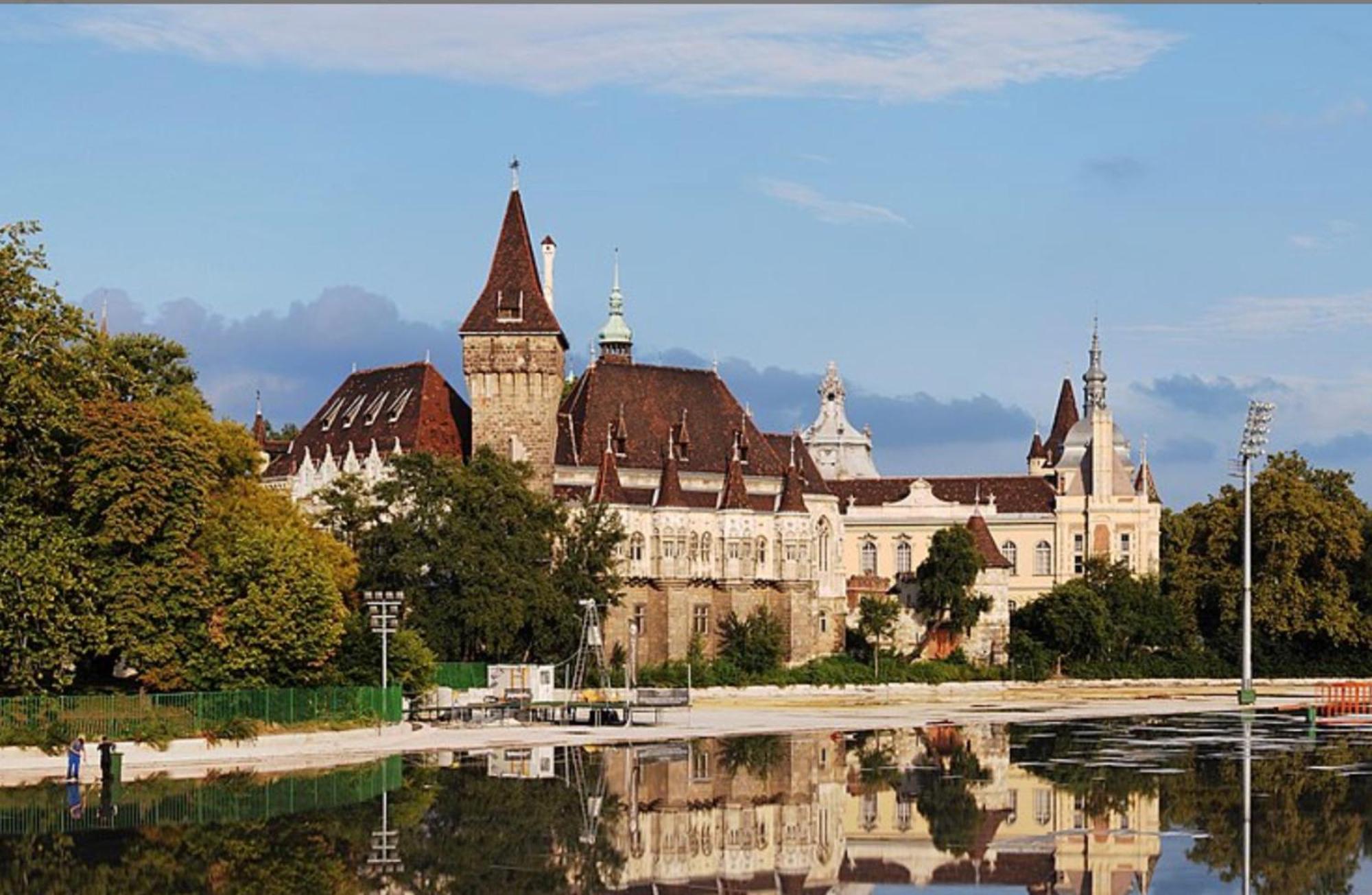 Andrassy Adventures Apartman Budapest Kültér fotó